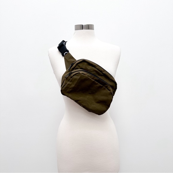 LAST CHANCE! BAGGU Olive Crossbody Bag - Picture 7 of 9